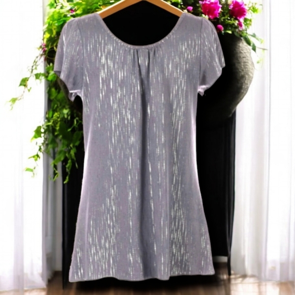 🤍Gitano Short Sleeve Gray Shirt With Some Subtle Shimmer - Picture 3 of 4